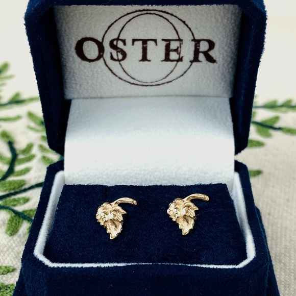 OSTER 18k Gold Ivy Leaf earrings - Picture 1 of 10